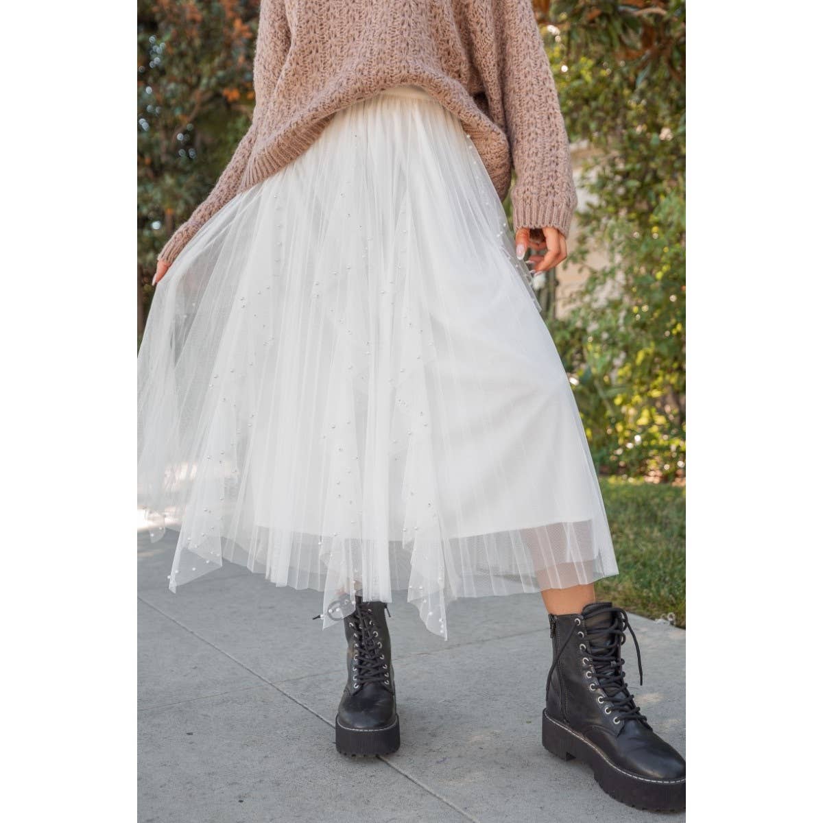 TULLE SKIRT WITH PEARL DETAIL