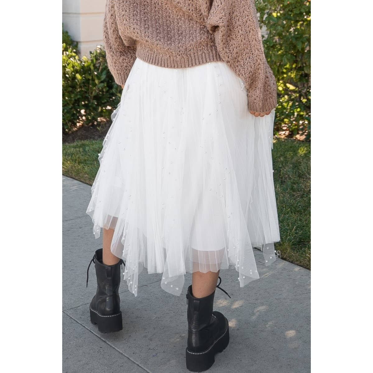 TULLE SKIRT WITH PEARL DETAIL